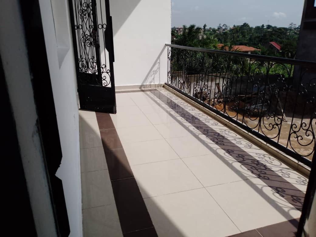 Résidence Rosalie Yaoundé Esterno foto